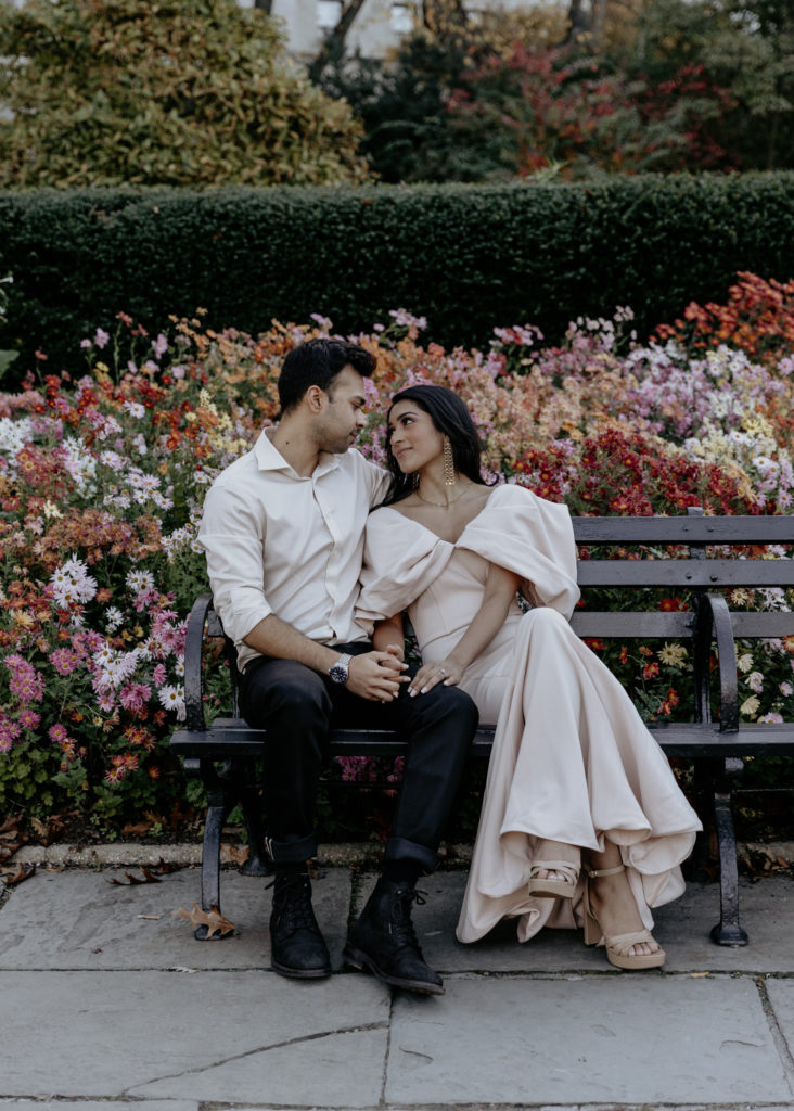 Romantic couples photo sitting in Brooklyn Botanic Garden