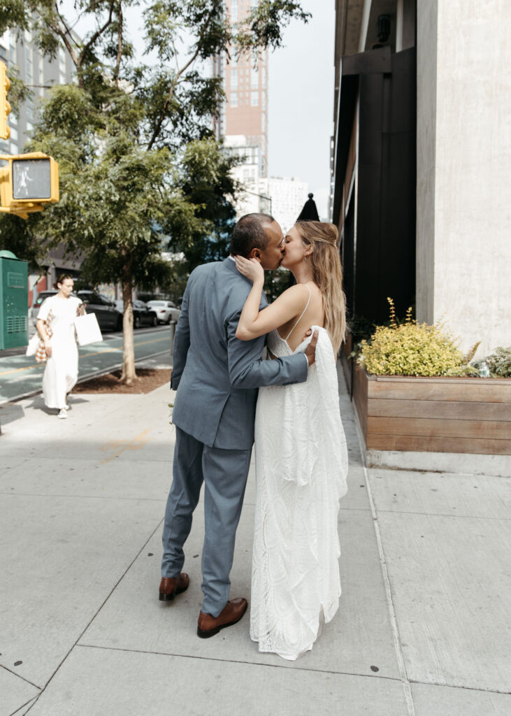 bride and groom downtown wedding photos