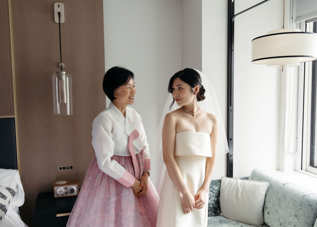 bride and groom getting ready at the hotel suite in Thompson Central Park hotel