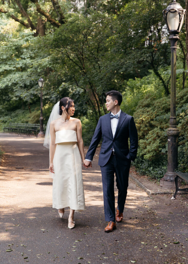 bride and groom photos at the central park in nyc