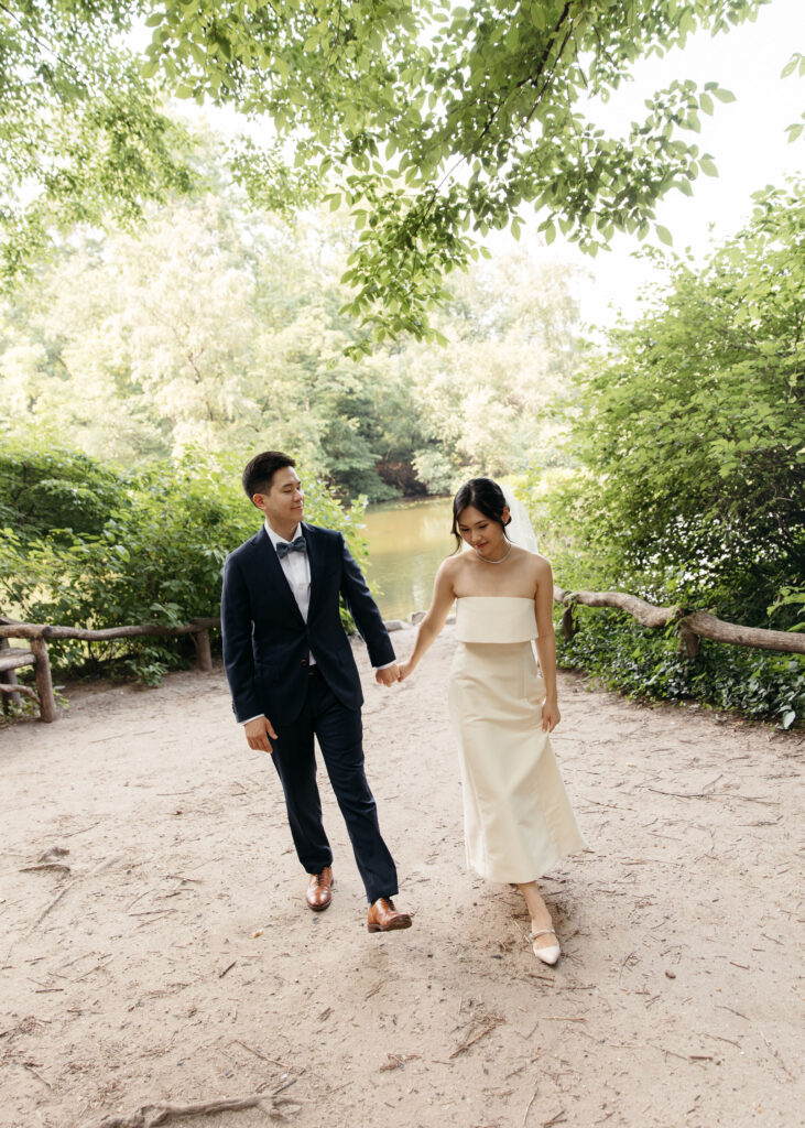 bride and groom photos at the central park in nyc