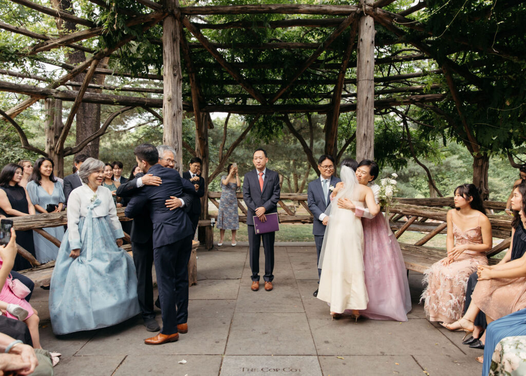 intimate central park wedding ceremony at cop cot