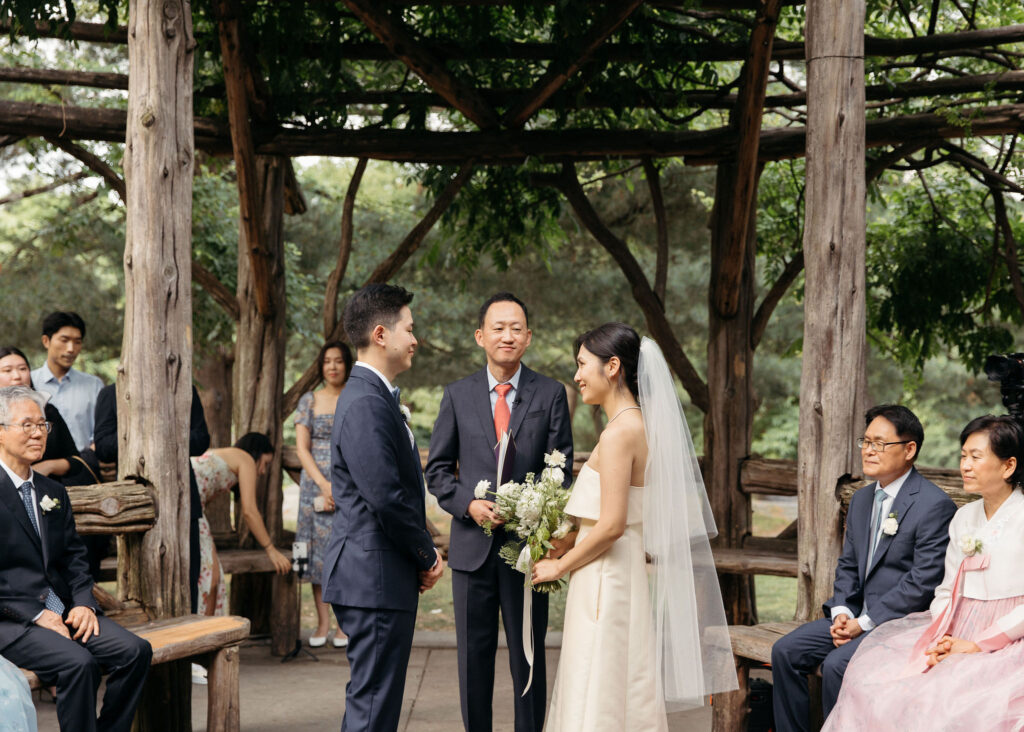 intimate central park wedding ceremony at cop cot