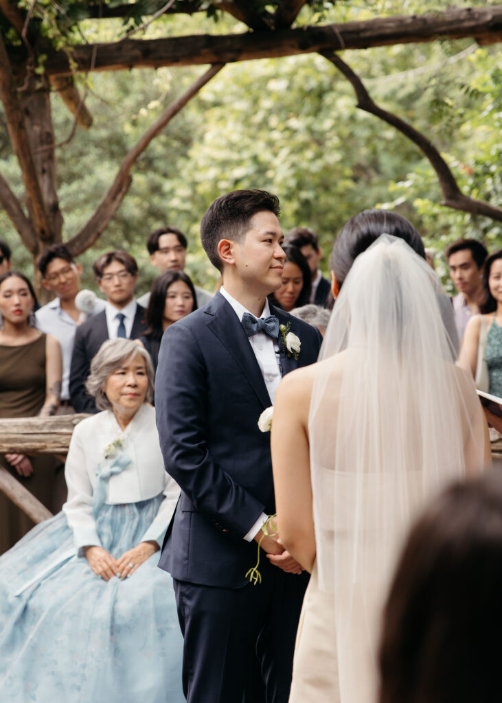 intimate central park wedding ceremony at cop cot