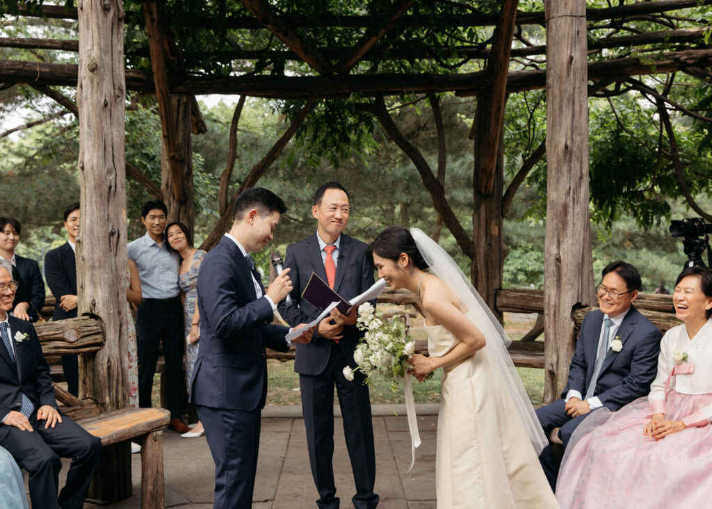 intimate central park wedding ceremony at cop cot