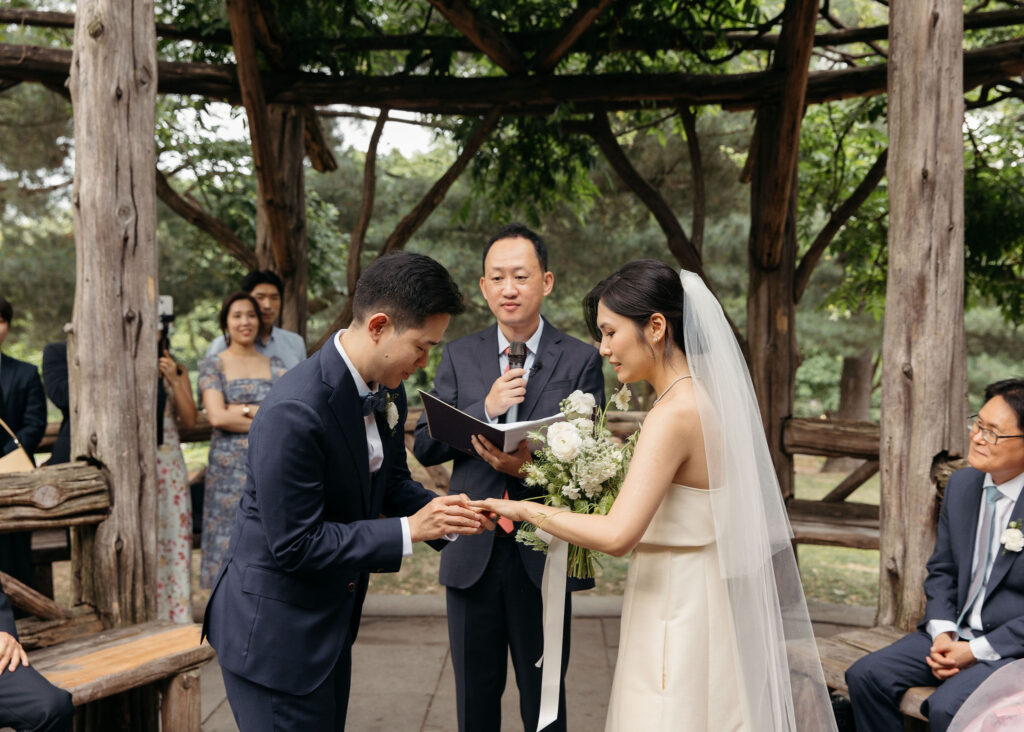 intimate central park wedding ceremony at cop cot