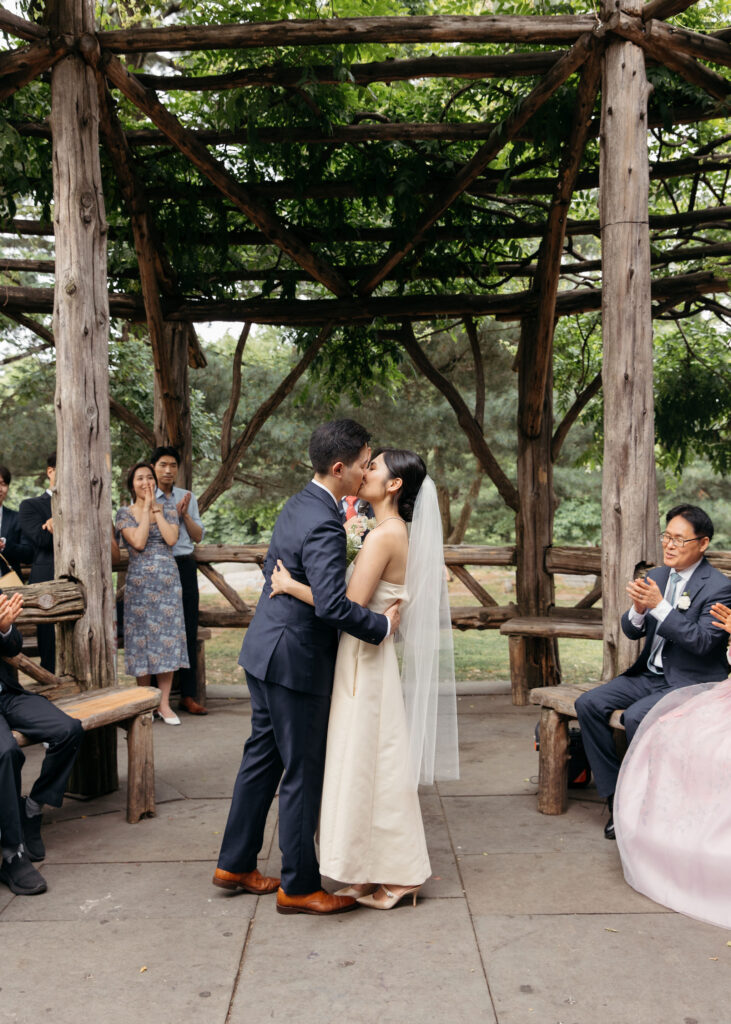 intimate central park wedding ceremony at cop cot