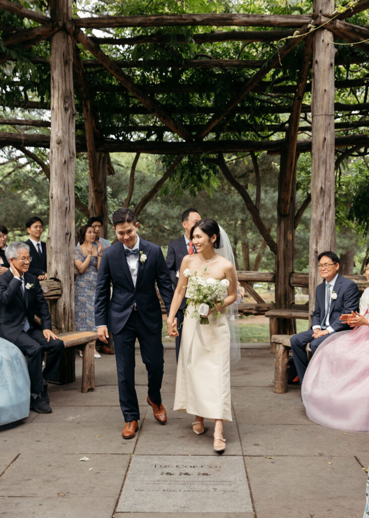 intimate central park wedding ceremony at cop cot